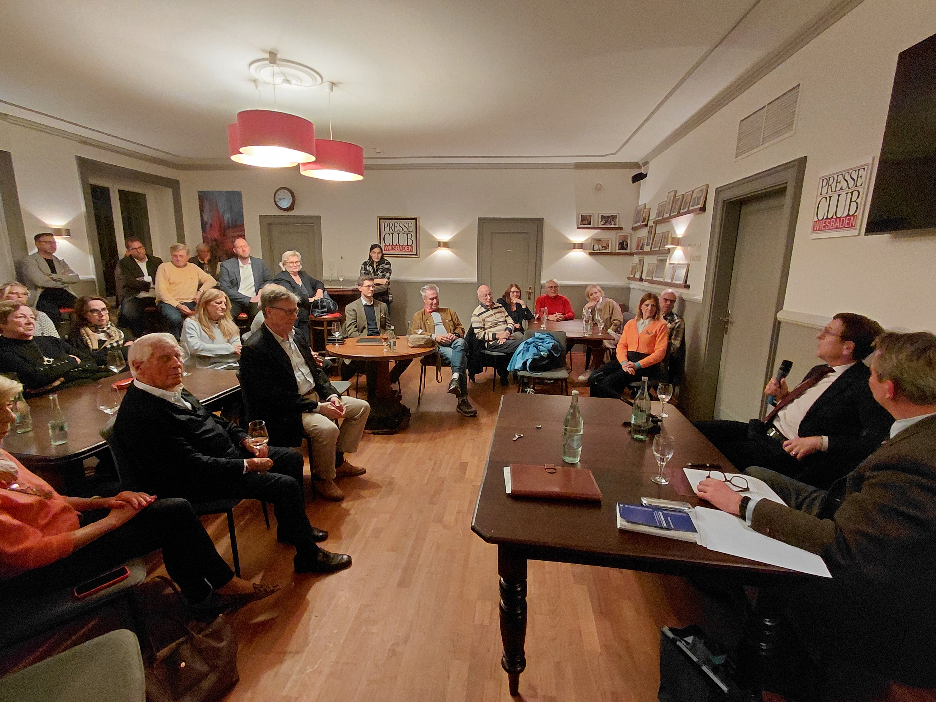 Auf großes Interesse stieß der Jour fixe mit Christoph von Marschall Fotos: PCW