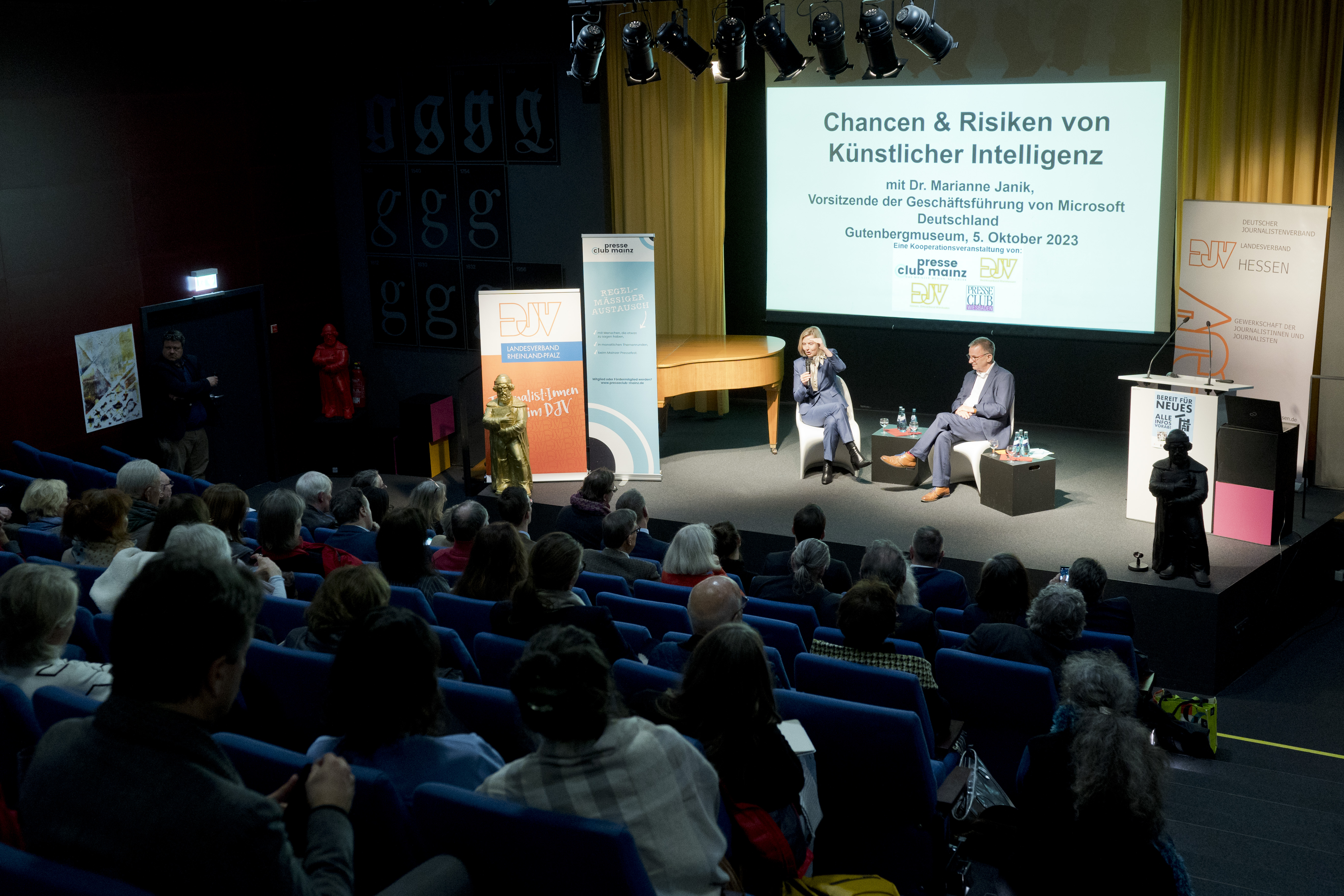 Thorsten Kirchmann (PC Mainz) im Gespräch mit Marianne Janik (Microsoft Deutschland)